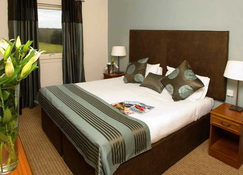 Cairn Hotel Bathgate Exteriör bild