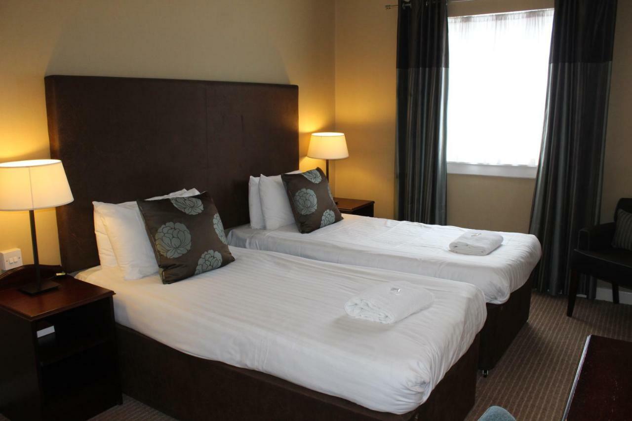 Cairn Hotel Bathgate Exteriör bild