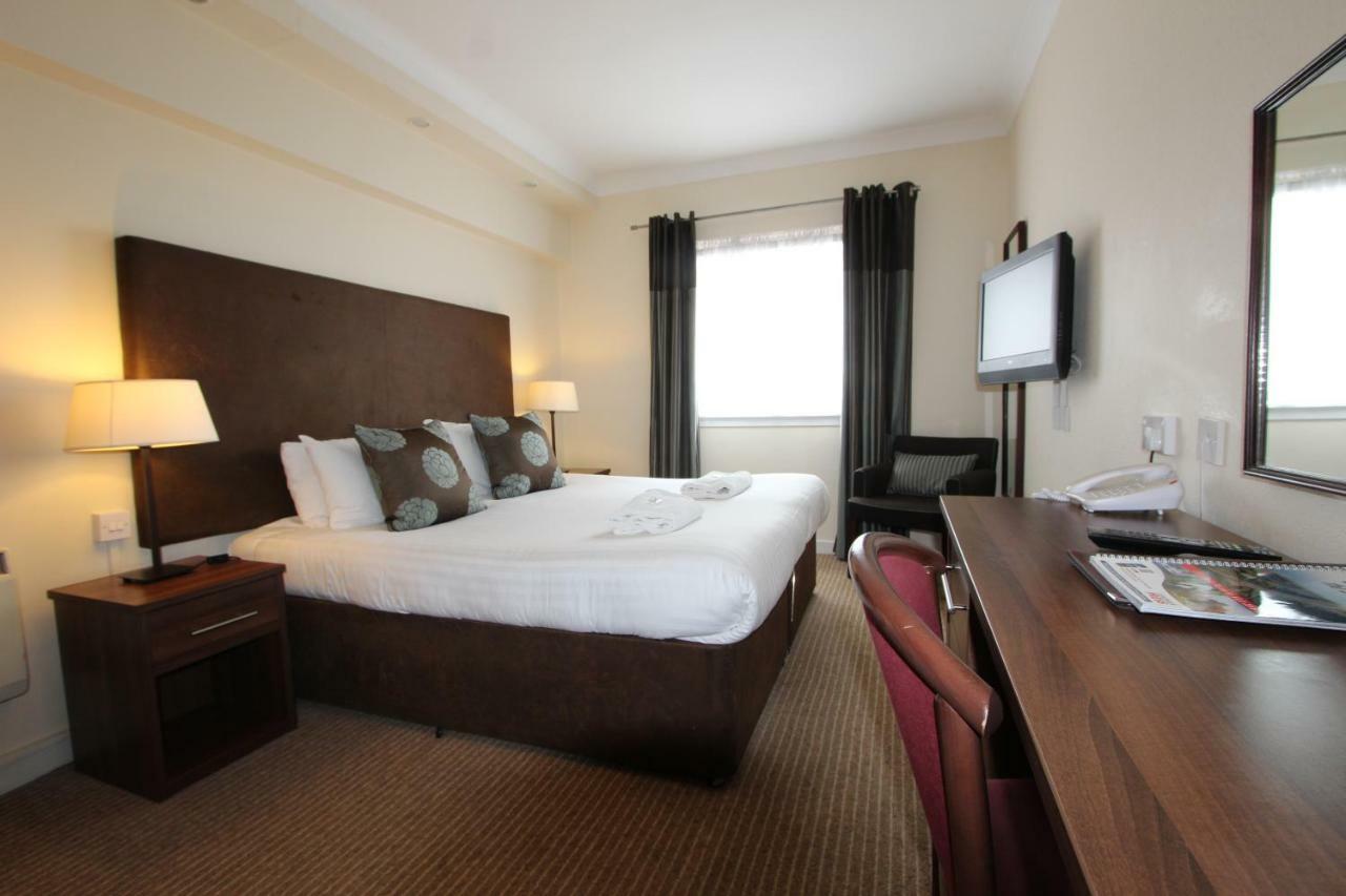 Cairn Hotel Bathgate Exteriör bild